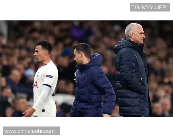 足球明星心理疾病的隐秘斗争与公众形象的背后故事